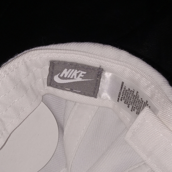 Adult Vintage Black and white unisex Nike baseball hat - Picture 4 of 7